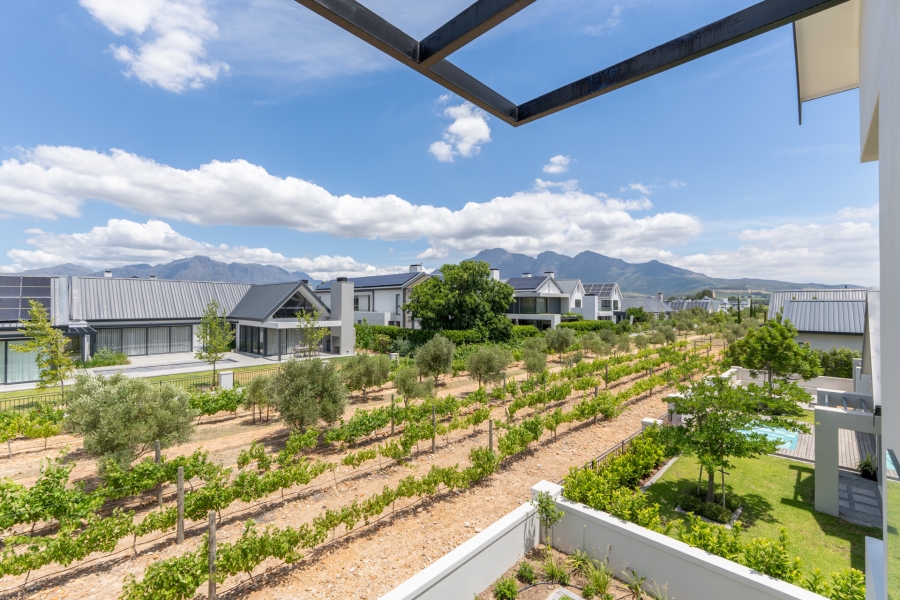 To Let 4 Bedroom Property for Rent in Val De Vie Estate Western Cape